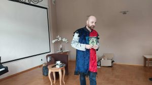 Powiększ