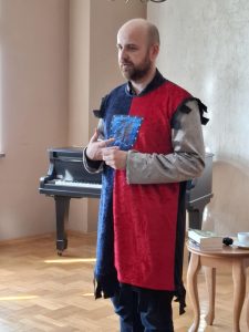 Powiększ