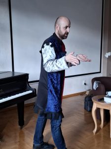 Powiększ