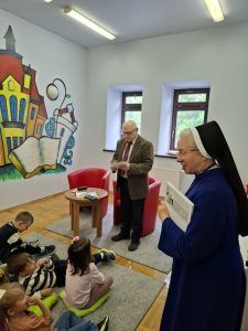 Powiększ